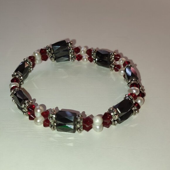 Blood Deep Red Beads White Pearls Magnetic Bracelet Adjustable Size Vintage - Picture 2 of 4